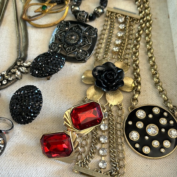 Black & Silver Vintage Necklace Collection Intricate jewelry Circa 1920s brooch